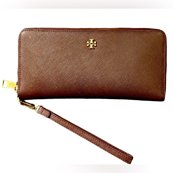 Tory Burch Handbags - Tory Burch Brown Folding Zip Wallet